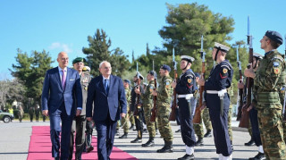 Δένδιας: Τις επόμενες μέρες στέλνουμε στο Λίβανο τεθωρακισμένα οχήματα