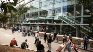 Συνελήφθη άντρας που κρατούσε μαχαίρι στο σταθμό Μονπαρνάς του Παρισιού