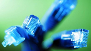 Ελλάδα και Βαλκάνια: Πώς εξελίσσονται σε τηλεπικοινωνιακή «πύλη» της Ευρώπης