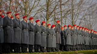 Bild: Υπέρ της υποχρεωτικής στρατιωτικής θητείας δηλώνει η πλειοψηφία των Γερμανών