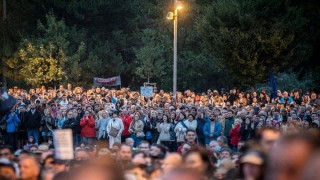 Αντικυβερνητικές διαδηλώσεις σε Τσεχία και Σλοβακία για την επέτειο της Βελούδινης Επανάστασης