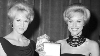 Δίδυμες Κέσλερ: Οι θρυλικές αδελφές που εμφανίστηκαν με τον Σινάτρα έβαλαν μαζί τέλος στη ζωή τους