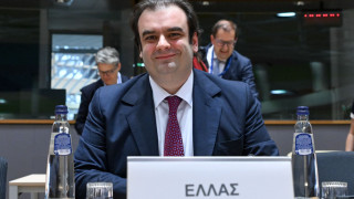 Financial Times: Φαβορί ο Πιερρακάκης για την προεδρία του Eurogroup