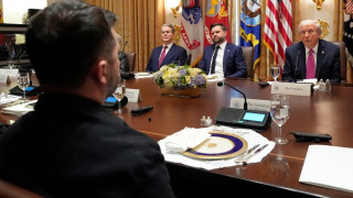 Πιέσεις στην Ουκρανία να δεχθεί το ειρηνευτικό σχέδιο - Οι «σκληροί» και ο διαλλακτικός Ζελένσκι