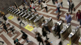 Τέλος τα «διπλοπεράσματα» από τα ακυρωτήρια εισιτηρίων στο μετρό: Σύστημα AI θα ανιχνεύει παραβάσεις