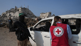 Ερυθρός Σταυρός: Μείωση του προϋπολογισμού και λιγότερες θέσεις εργασίας «λόγω κόπωσης των δωρητών»