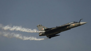 Βίντεο καταγράφει τη συντριβή ινδικού μαχητικού σε αεροπορική επίδειξη στο Dubai Airshow