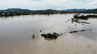 Βιετνάμ: Τουλάχιστον 55 νεκροί εξαιτίας βροχοπτώσεων και πλημμυρών