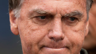 Από «περιέργεια» πήγε να ανοίξει με... ηλεκτροκόλληση το βραχιολάκι, υποστηρίζει ο Μπολσονάρο