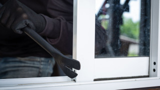 Θεσσαλονίκη: Διαρρήκτες τραυματίστηκαν προσπαθώντας να διαφύγουν – Πήδηξαν από μπαλκόνι έξι μέτρων