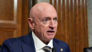 ΗΠΑ: Το Πεντάγωνο ξεκινά έρευνα κατά του απόστρατου Γερουσιαστή Μαρκ Κέλι που κάλεσε σε απείθια