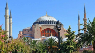 Προειδοποίηση Τούρκου ιστορικού για εργασίες στην Αγία Σοφία: «Δεν μπορεί να αντέξει το φορτίο»