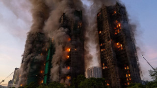 Φλέγεται ουρανοξύστης στο Χονγκ Κονγκ - Τέσσερις νεκροί, οκτώ τραυματίες και εγκλωβισμένοι