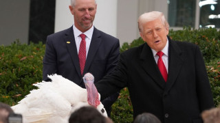 Ο Τραμπ έδωσε χάρη στις γαλοπούλες Gobble και Waddle για την Ημέρα των Ευχαριστιών