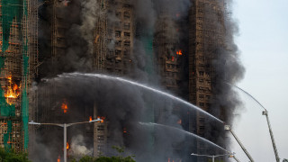 Χονγκ Κονγκ: Εικόνες που κόβουν την ανάσα από τη φωτιά στον ουρανοξύστη - 13 νεκροί