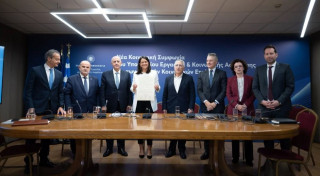 Κεραμέως για Συλλογικές Συμβάσεις Εργασίας: Παράθυρο σε αυξήσεις μισθών - Τα κέρδη για επιχειρήσεις