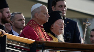 «Ενωμένοι είμαστε εδώ»: Μήνυμα από Βαρθολομαίο στην ιστορική σύνοδο με Πάπα στην Νίκαια