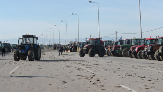 Οι αγρότες έκλεισαν και την εθνική οδό στα Μάλγαρα - Πού αλλού υπάρχουν μπλόκα