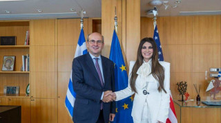 Συνάντηση Χατζηδάκη - Γκίλφοϊλ με θέα την Ακρόπολη: Στο υψηλότερο επίπεδο οι σχέσεις Ελλάδας – ΗΠΑ