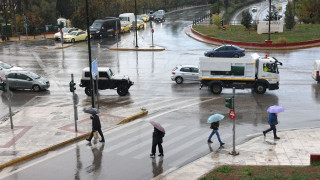 Υπουργείο Εργασίας: Σύσταση για μέτρα προστασίας και τηλεργασία εξαιτίας της κακοκαιρίας Byron