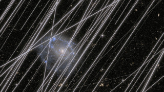 Η φωτορύπανση από δορυφόρους απειλεί τις αστρονομικές παρατηρήσεις - Ραβδώσεις φωτός στο διάστημα