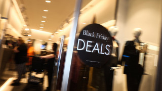 Ηλεκτρονικό εμπόριο και αγορές της τελευταίας στιγμής «έσωσαν» τη Black Friday