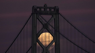 Ψυχρό Φεγγάρι: Η τελευταία υπερπανσέληνος του έτους φώτισε κάθε γωνιά του πλανήτη