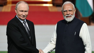 Υπό την πίεση των ΗΠΑ, Μόντι και Πούτιν επιδιώκουν να ενισχύσουν τους διμερείς δεσμούς