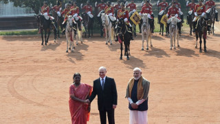 Υποδοχή με όλες τις τιμές επιφύλαξε στον Πούτιν ο Μόντι