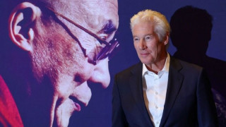 Ο Ρίτσαρντ Γκιρ για το ντοκιμαντέρ «Wisdom of Happiness» για τον Δαλάι Λάμα