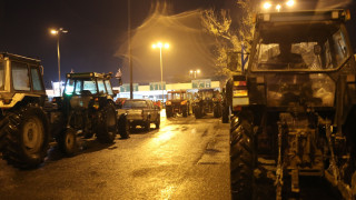 Άνοιξαν για τα φορτηγά το τελωνείο Προμαχώνα οι αγρότες