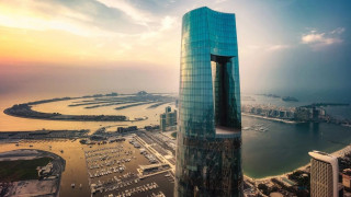 Πώς είναι να μένεις στο ψηλότερο ξενοδοχείο του κόσμου, που μόλις άνοιξε στο Ντουμπάι