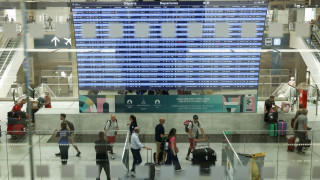 Γαλλία: Το αεροδρόμιο «Σαρλ ντε Γκωλ» μετονομάζει τους τερματικούς σταθμούς του