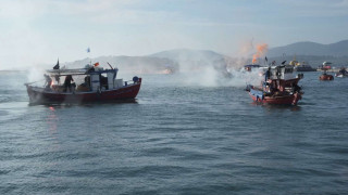 Καρέ - καρέ οι κινητοποιήσεις των αγροτών στο λιμάνι του Βόλου