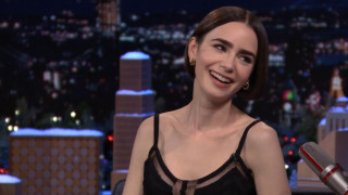 Λίλι Κόλινς: «Ξέρω ότι ο Κυριάκος Μητσοτάκης βλέπει Emily in Paris μαζί με τη σύζυγό του»