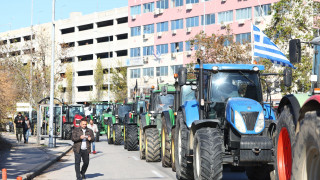 Οι αγρότες μπήκαν με τα τρακτέρ στο κέντρο της Θεσσαλονίκης - Στόχος να φτάσουν στο λιμάνι