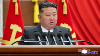 Β. Κορέα: Ο Κιμ Γιόνγκ Ουν δηλώνει ότι μόνο εννιά στρατιωτες σκοτώθηκαν στο Κούρσκ