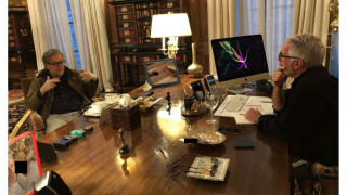 Αντιδράσεις από τις νέες φωτογραφίες του Έπσταϊν και των καλεσμένων του που δόθηκαν στη δημοσιότητα