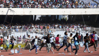 Ινδία: Οπαδοί πλήρωσαν πανάκριβο εισιτήριο για να δουν μισή ώρα Μέσι και... έσπασαν το γήπεδο