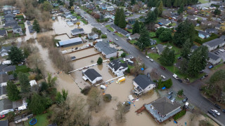 ΗΠΑ: Καταστροφικές πλημμύρες «βουλιάζουν» την Ουάσινγκτον - Εκατοντάδες σπίτια κάτω από το νερό