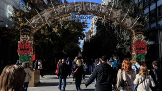 Εορταστικό ωράριο: Ανοιχτά καταστήματα και σούπερ μάρκετ την Κυριακή 14/12