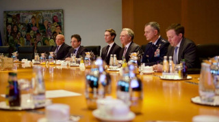 Βερολίνο: Κούσνερ και Γουίτκοφ ζητούν από τον Ζελένσκι να δώσει μέρος του Ντονμπάς στη Μόσχα