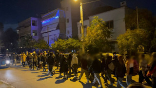 Ρουβίκωνας: Πορεία διαμαρτυρίας έξω από το σπίτι της Κεραμέως