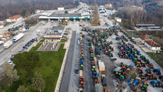 Μήνυμα κυβέρνησης σε αγρότες: «Ας μην κάνουμε την τρίχα τριχιά»- Το μεσημέρι οι αποφάσεις για μπλόκα