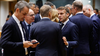 «Χρήματα σήμερα, ή αίμα αύριο»: Οι ηγέτες της ΕΕ «παλεύουν» για μια συμφωνία για την Ουκρανία