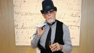 Πέθανε ο Άντονι Πράις: Ο σχεδιαστής που έντυσε τον Μπάουι, τους Duran Duran και τη βασίλισσα Καμίλα