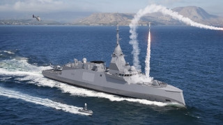 Ιστορική ημέρα για το Πολεμικό Ναυτικό: Η ελληνική σημαία υψώνεται στη φρεγάτα Belharra «Κίμων»