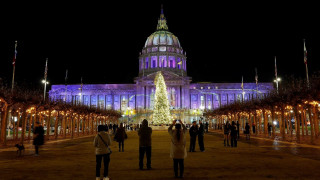 To Σαν Φρανσίσκο έβαλε τα γιορτινά του για τα Χριστούγεννα - Εντυπωσιακές εικόνες