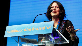 Ντοκιμαντέρ για την καλλιτέχνιδα Άγκνες Ντένες με παραγωγό τον Ίθαν Χοκ