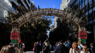 Χριστουγεννιάτικη αγορά: Ελπίδες για τζίρο αλλά και ανησυχία εξαιτίας των αγροτικών κινητοποιήσεων